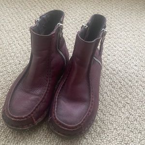 Vintage Leather Bikkembergs in Merlot Color. Women’s size 6.